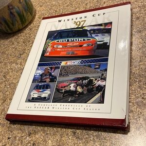 Winston Cup Nascar 1997 Yearbook Chronicle of the Season Racing